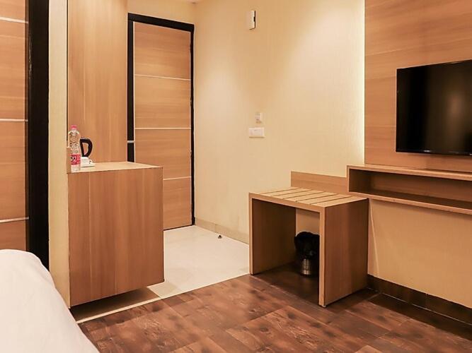 Solitaire Hotel New Delhi Exterior photo
