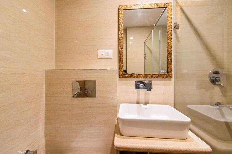 Solitaire Hotel New Delhi Exterior photo