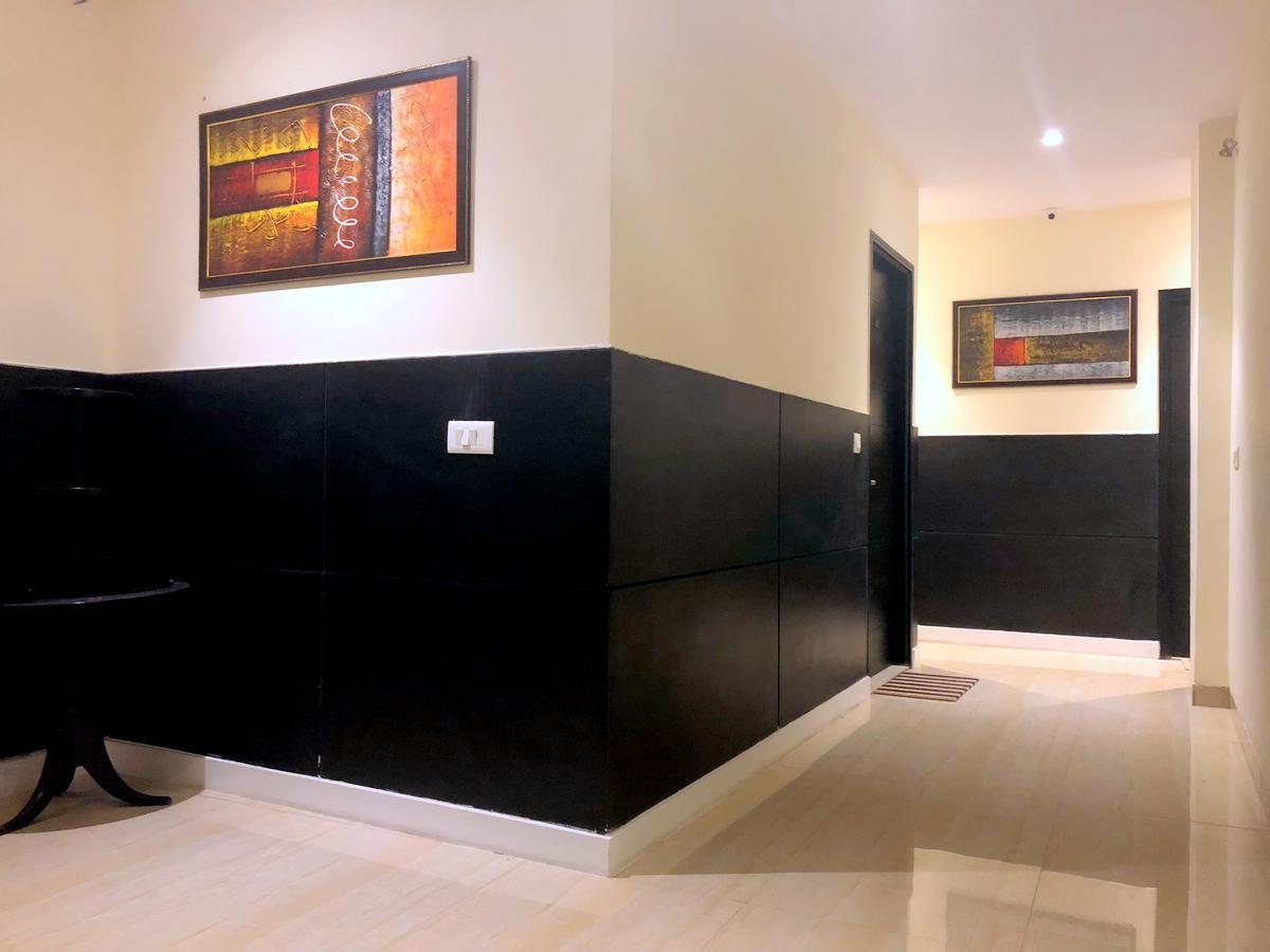 Solitaire Hotel New Delhi Exterior photo